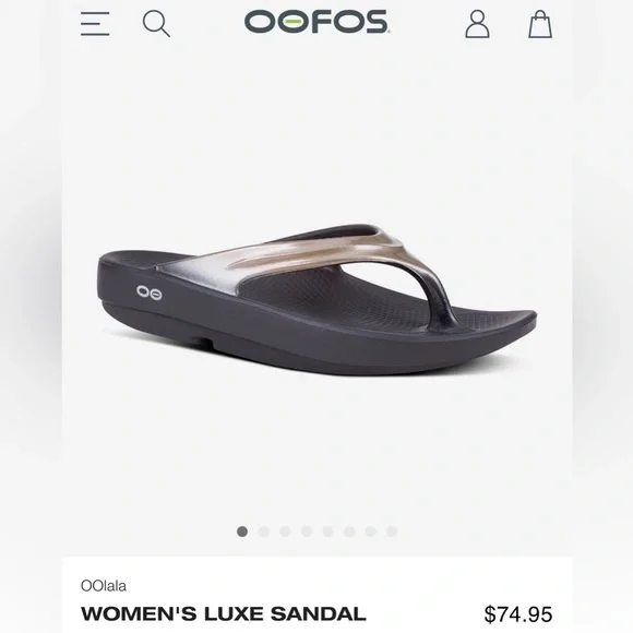 OOFOS flip flops - Picture 10 of 11